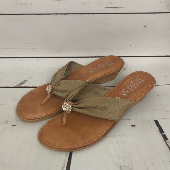 Italian Shoemakers Shoes - Italian Shoemakers Thong Sandals Never Worn